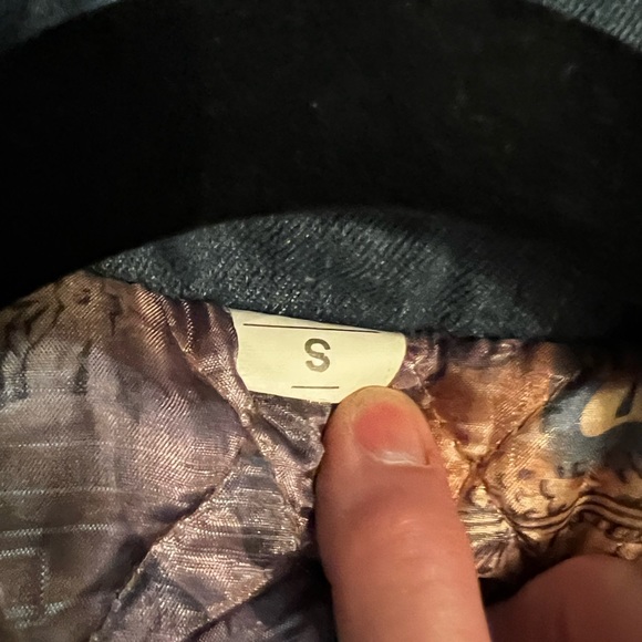 Very Warm Jean Coat with Quilted Lining & Detachable Faux Fur Hood! - Picture 5 of 10